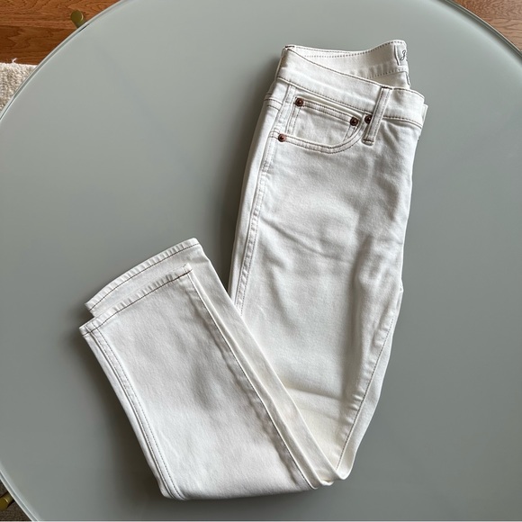J.Crew 9” Vintage Straight Jean in White with Gold Stiching - Picture 1 of 6